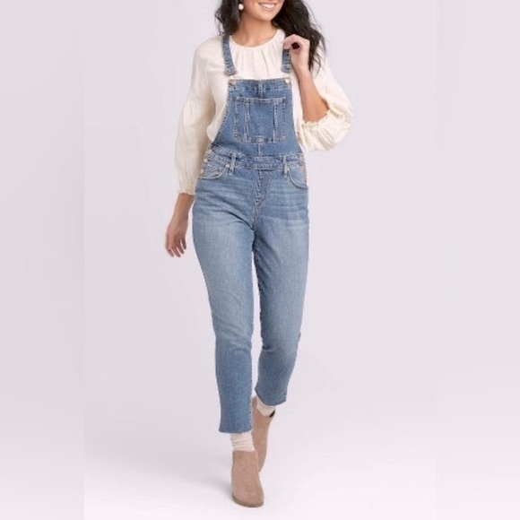 Universal Threads High-Rise Raw Hem Taper Denim Cropped Overalls Size 2 26R - Picture 1 of 11